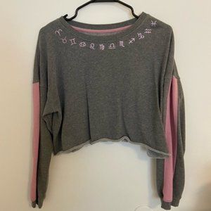 Women's gray and purple crop sweatshirt with zodiac signs on collar size M